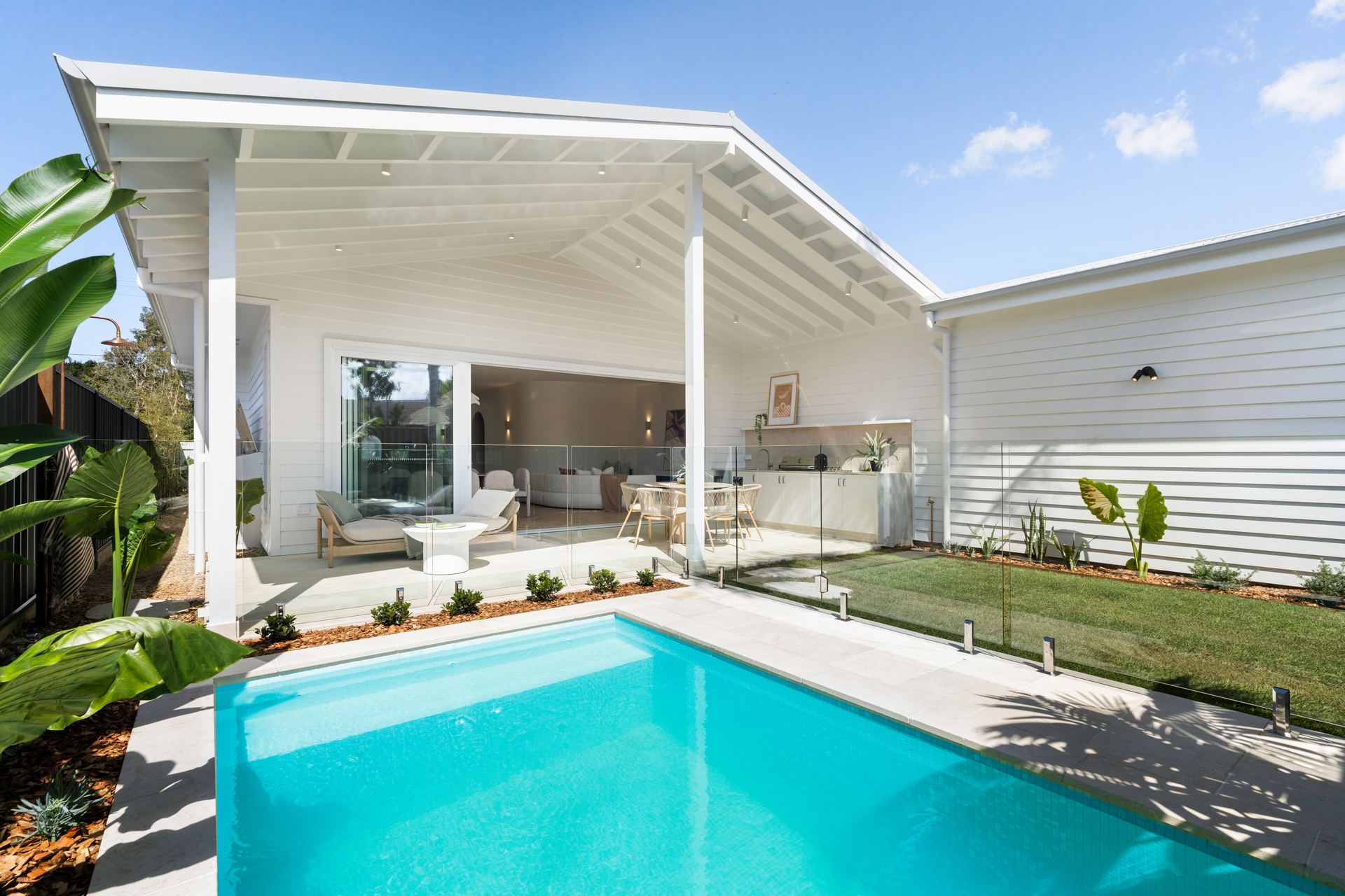 Sandibuilt alfresco